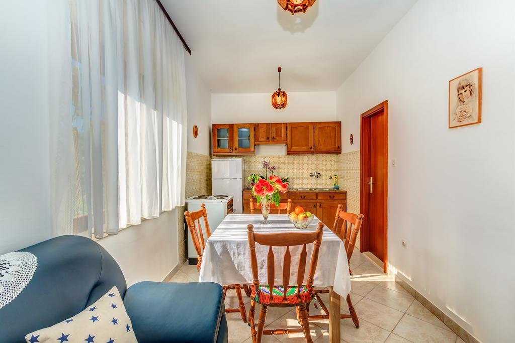 Apartments Marija Kastela Exterior photo